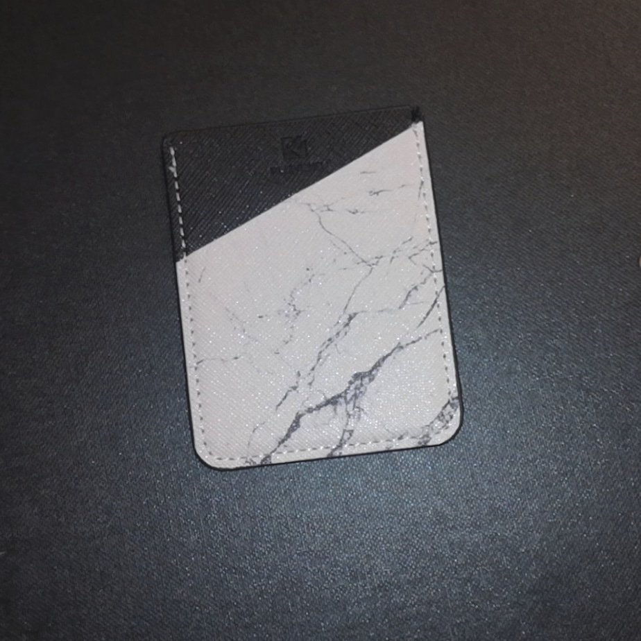 New marble pattern in original type of cardholder! 📱💳
