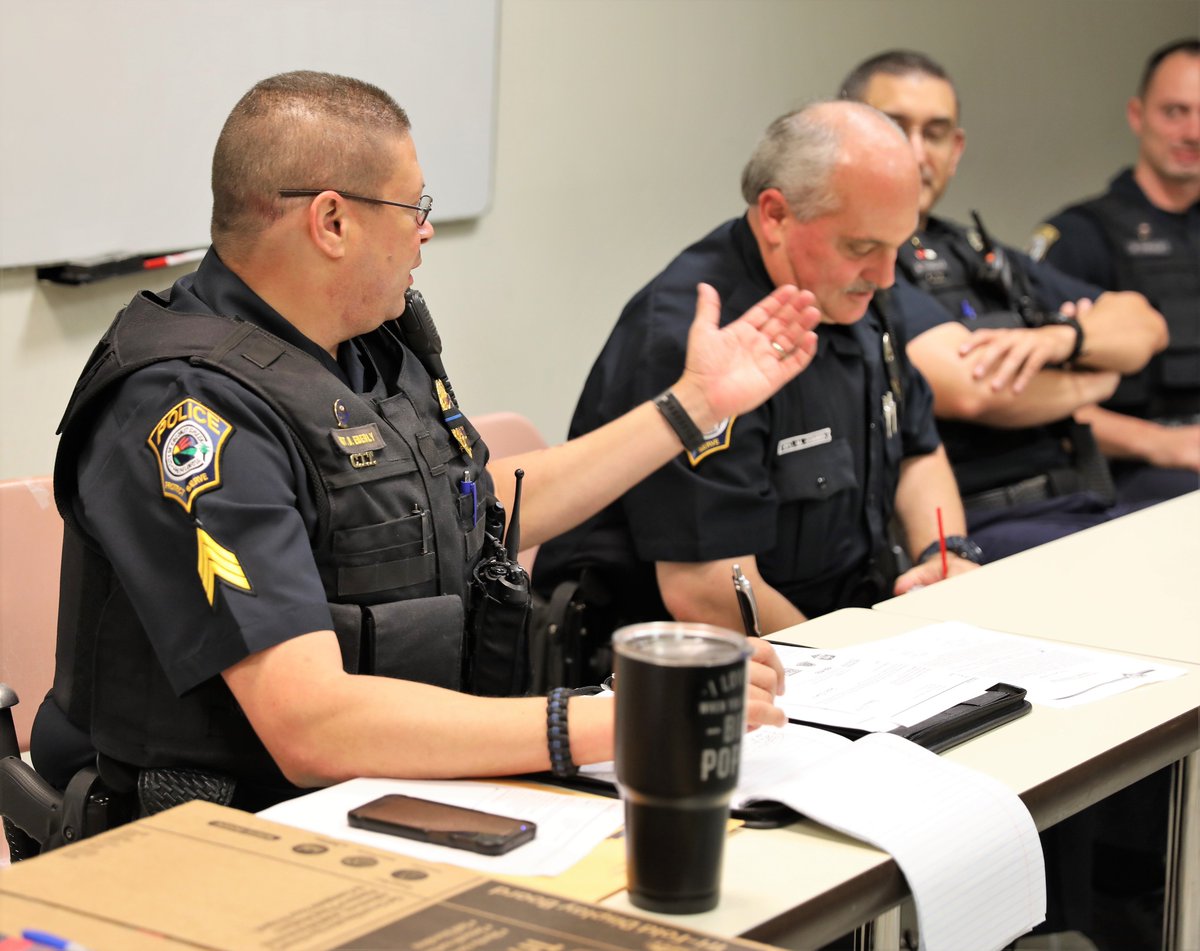 CoconutCreekPD's tweet image. Since @browardschools had a half day today, our outstanding #SchoolResourceOfficers met as a group to go over procedures and best practices in #SchoolSafety. #MyCoconutCreek