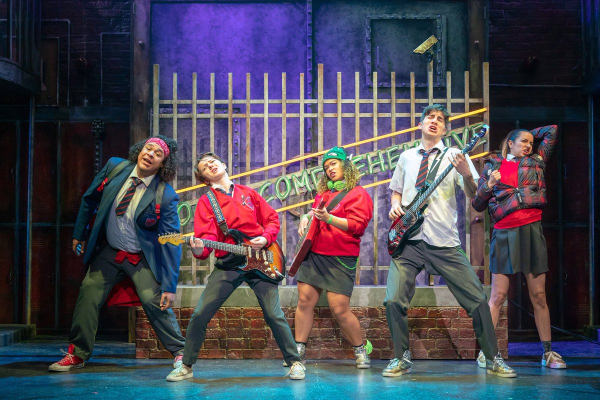 BehindTheArras's tweet photo. Money can buy most things but not what really matters is the message in @davidwalliams wonderful fun Billionaire Boy @BelgradeTheatre,. A lovely show and great entertainment for all the family. @BBTheMusical https://t.co/SdyauAKlyx https://t.co/lSibUrGV0r