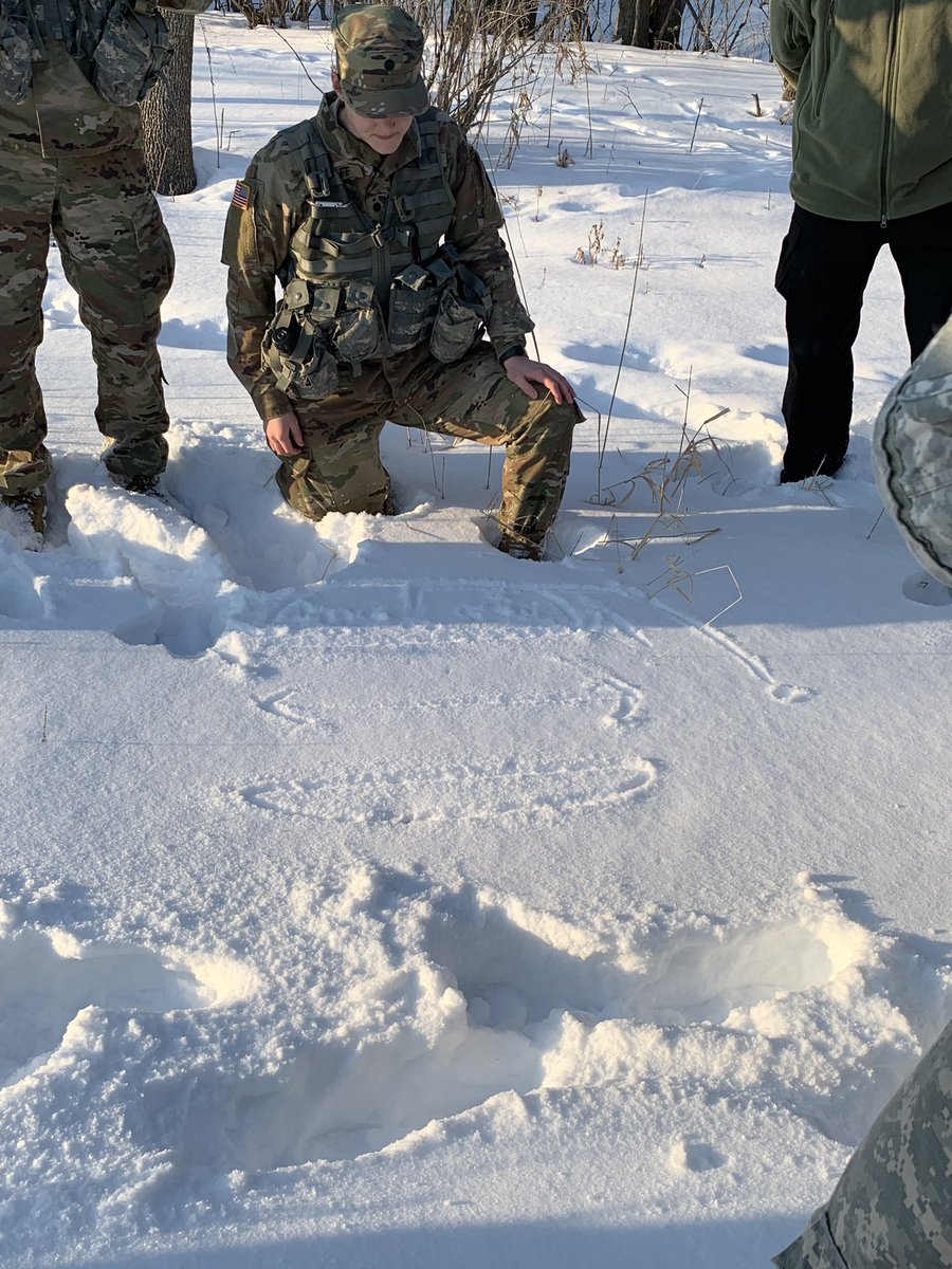 FoxRotc's tweet image. Cadet Rebecca Wolff has zero chill when it comes to rehearsing ambushes #sNOwdaysoff #snowtable @FoxRotc @ArmyROTC