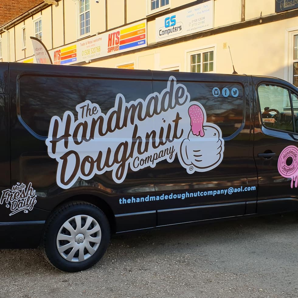 graphixbank's tweet photo. Big and bold logo. You should be able to tell what they sell from space! #Metamark #doughnuts #handmade https://t.co/Rv038Ytr2x