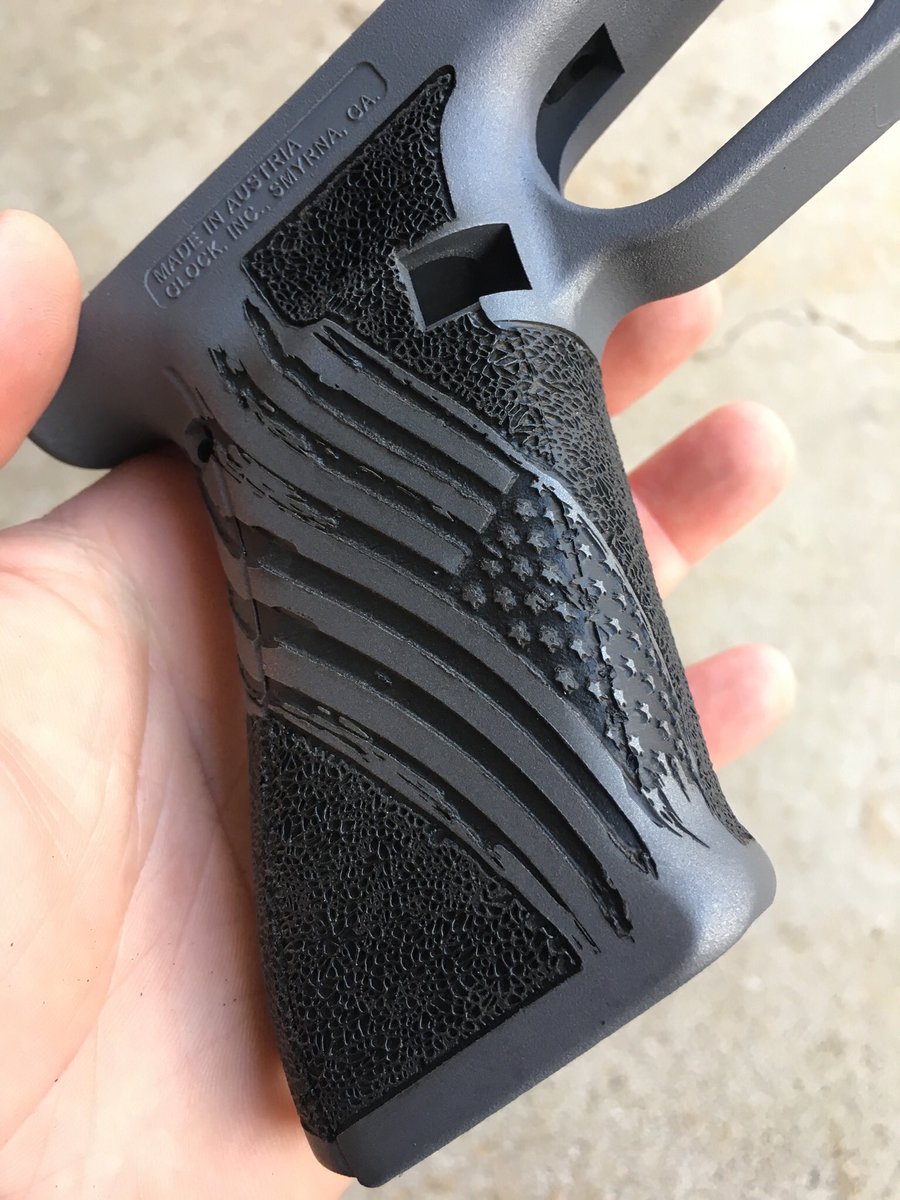 alpha_dog_arms's tweet photo. Custom #merica #tatteredflag seamless 360 degree #laserstippling on a #glock17gen3 .
.
.
#customglock #customglocks #customguns #customguns #stippledglock #stippledglocks #glockstippling #glockstipple #stippledgrip #glock19 #glocks #glocksdaily #glockslides #glocksonly https://t.co/TVfASh6MVi