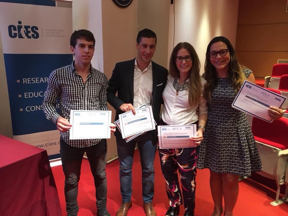 RafaelTrevisan1's tweet photo. Felicitaciones G. Huerta🇦🇷 L.Gonzalez 🇦🇷 M.Detoni 🇧🇷 y F.Romano 🇦🇷 alumnos del Programa #UCAFIFACIES (2017) por haber gando el premio de la Red Universitaria CIES FIFA, con su trabajo “Plan de desarrollo de la Liga femenina en Argentina” @sportCIES @FifaCiesUniNet https://t.co/cSTJEkXXlw