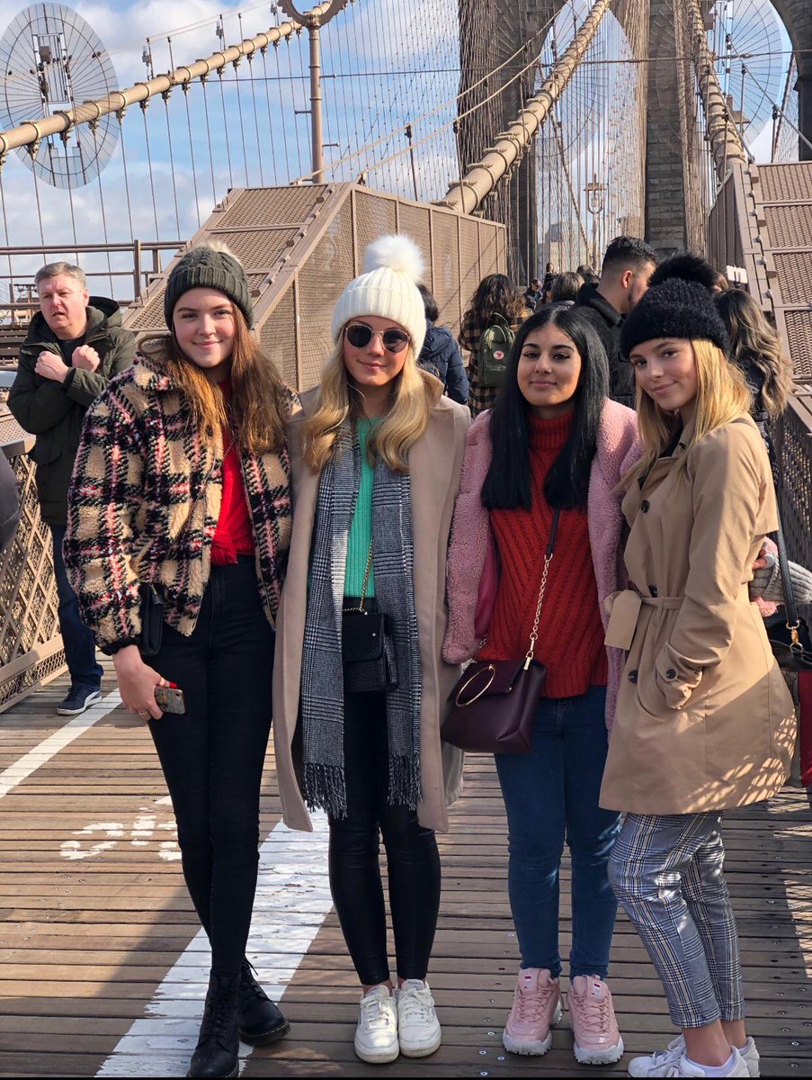 TCMTBusiness's tweet image. Lovely photo of @CollegeMerthyr students on Brooklyn Bridge. @TCMTBusiness on tour #learningthroughdoing