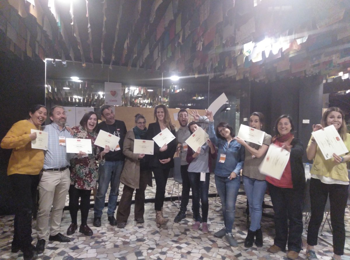 dfcspain's tweet image. ¡Qué lujo de #LabICAN de #DesignForChange en @ImpactHubMAD facilitado por @mluengop y @agollerizo! ¡Mil gracias a @chiquitectos @CoachSerrano @macajifi @lalunebleue_ @amllcc y todas las maravillosas personas que habéis participado! Esperamos vuestros proyectos ;) #DFCSeMueve