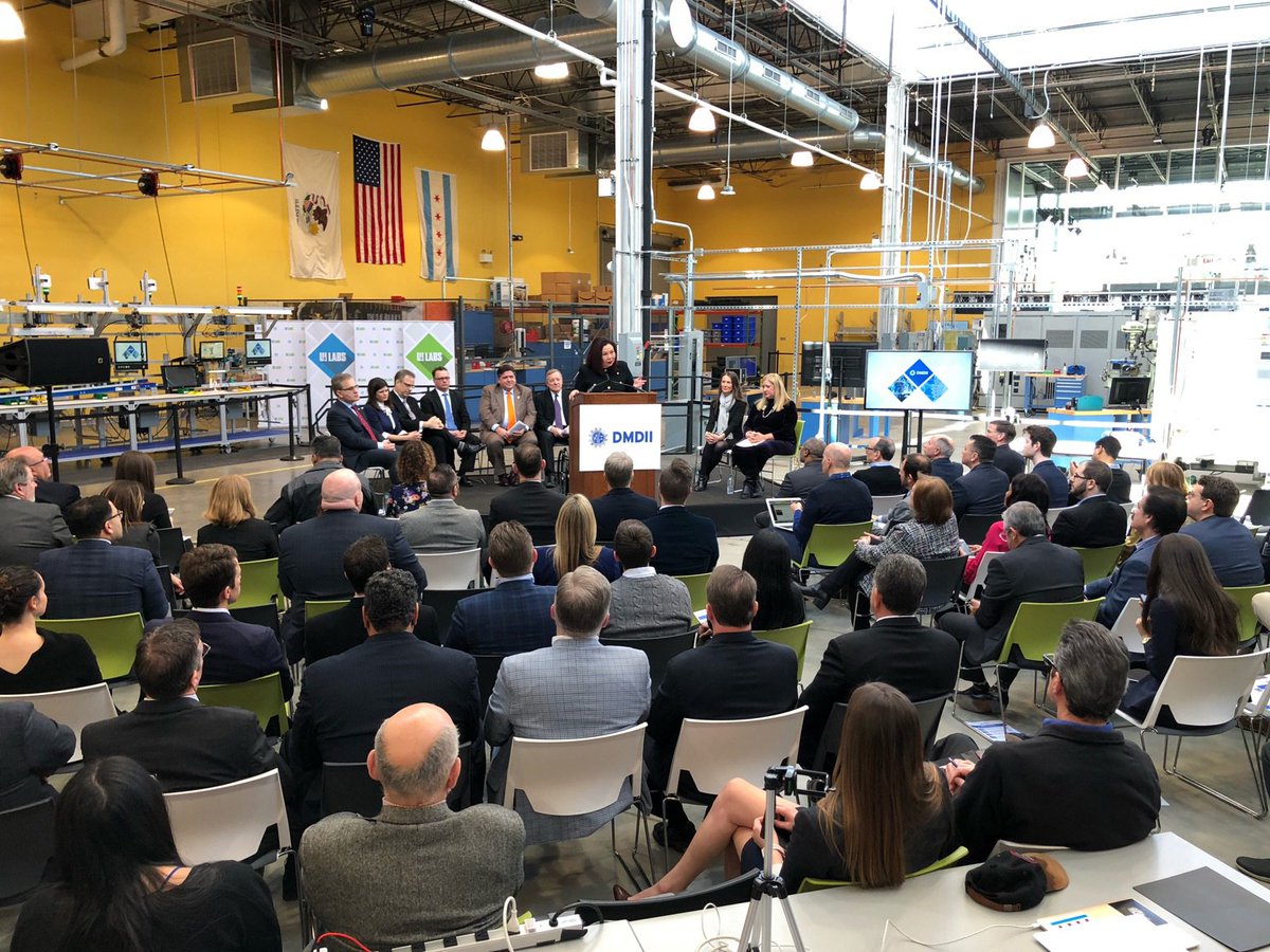 Tammy Duckworth tweet media