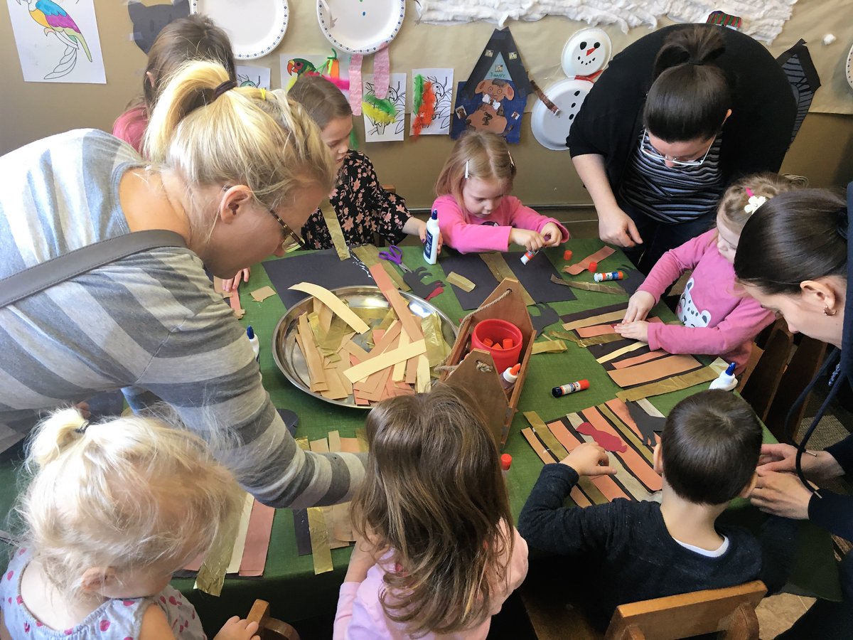 LibraryDavidson's tweet image. Hey there, Little Red Riding Hood! #myfirstTweet  #fairytalefebruary #readandrhyme #librarylife #PhilAndSkidReunionTour #NewBandManager