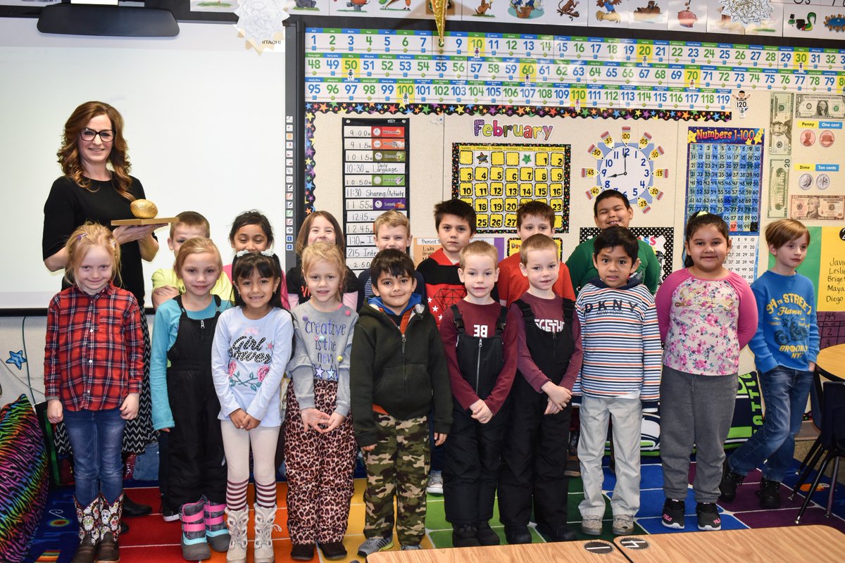 Longview Elementary first grade teacher Donel Dalrymple is the first recipient of the Moses Lake School District Golden “You Rock” Award for achieving and continuing to meet the district strategic goal of improving math-core instruction. #YouRock #YouMakeADifference