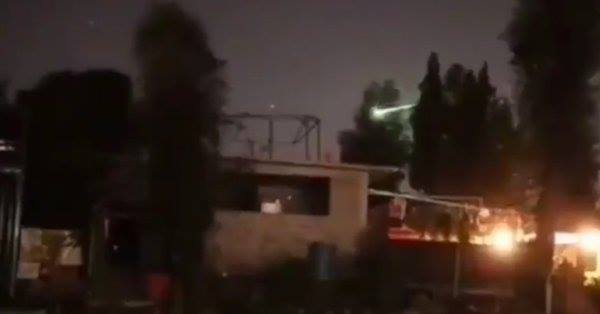 TeleFuturatv's tweet photo. Hace pocos momentos, cayó un presunto Meteorito en Valencia Edo. Carabobo y tambien se puedo ver en los estados Guárico, Aragua y la gran Caracas https://t.co/EPQOc7TJHv