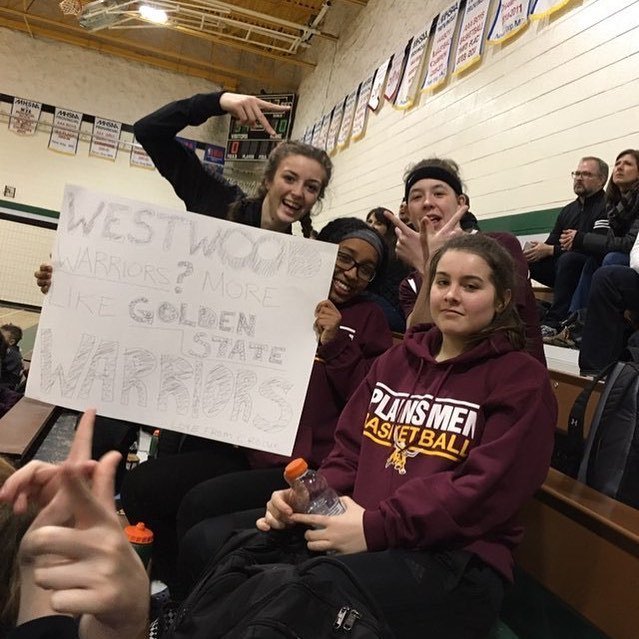 basketballmb's tweet photo. Crocus Plainsman cheering on Westwood Collegiate in championship finals! True sportsmanship https://t.co/GkPlbroIN6