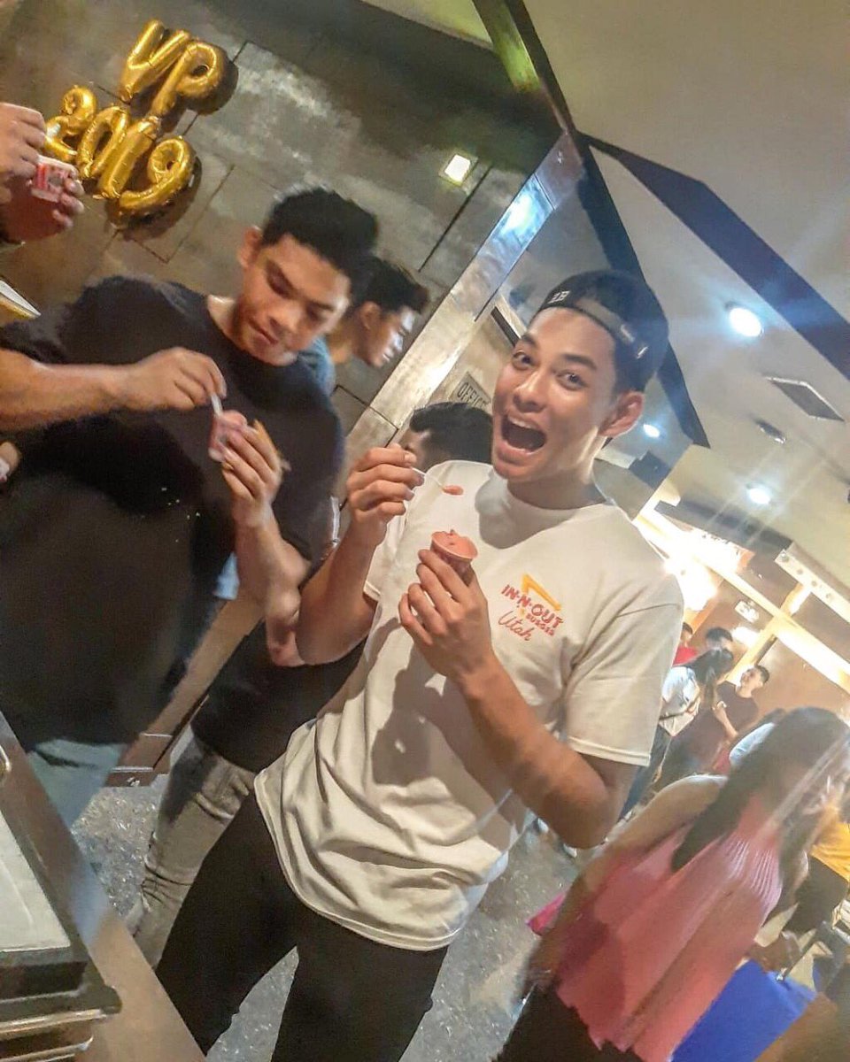 ritasice_ph's tweet photo. Rivero Brothers! @_ricciiirivero @rasheedriverooo @priiincerivero at the #virtualplayground Thanksgiving party 😊 https://t.co/5BMbQW3C8O