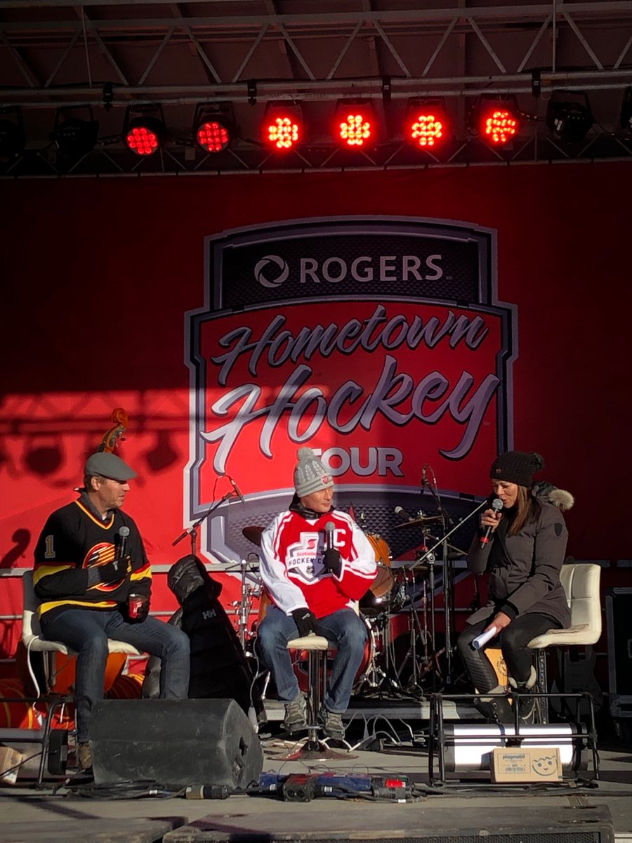 HinzLory's tweet photo. Paul Kariya and Kirk McLean one of the greatest Canucks goalies ever. #94cuprun #hometownhockey Whistler https://t.co/LyMmIVFC0c