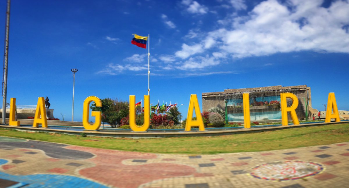 LitoralCentral's tweet photo. ¡L A  G U A I R A! 💛💙❤️ https://t.co/vNd19W5EQs