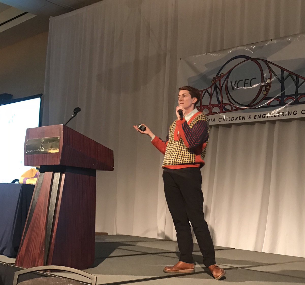 kdsmangum13's tweet photo. #vcec19 @childengineer Fantastic session with Cas Holman before her keynote at the VCEC convention! https://t.co/kNiwmIEeXE