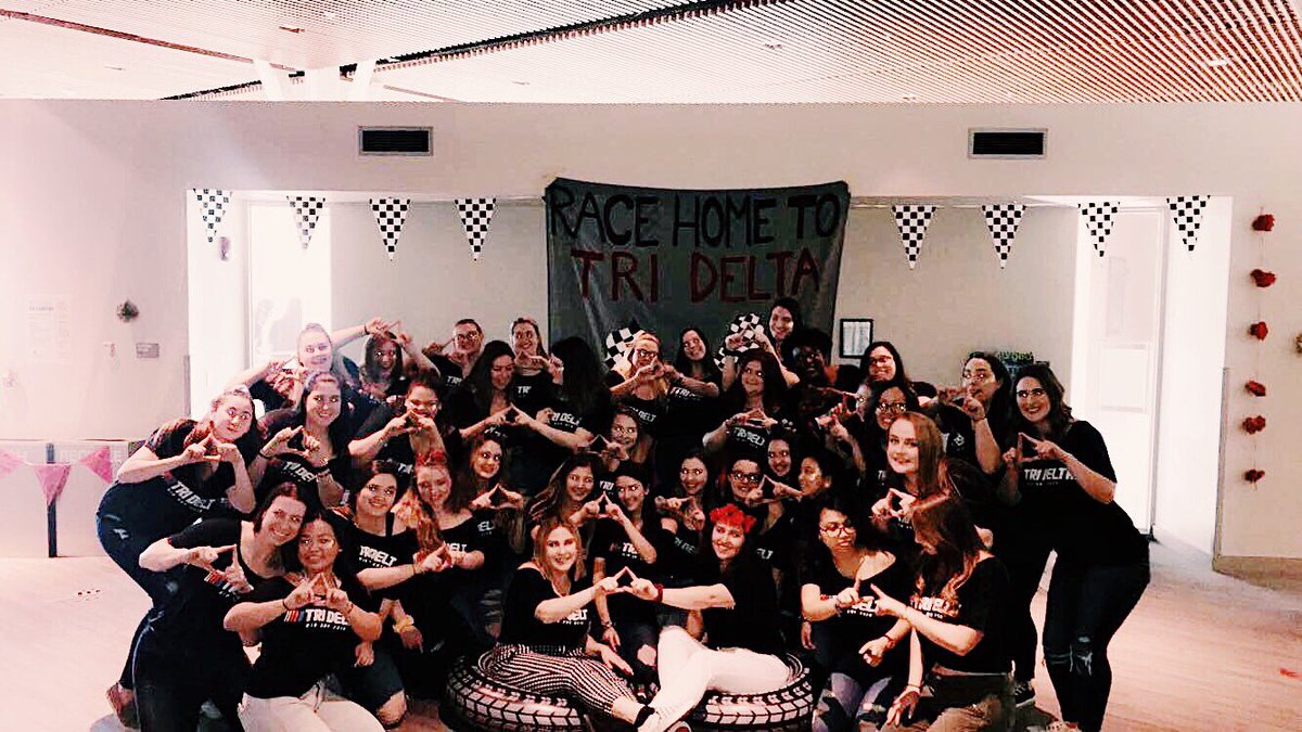 TriDeltaSU's tweet image. Our newest pledge class, Alpha Iotas, raced home to Tri Delta #bidday