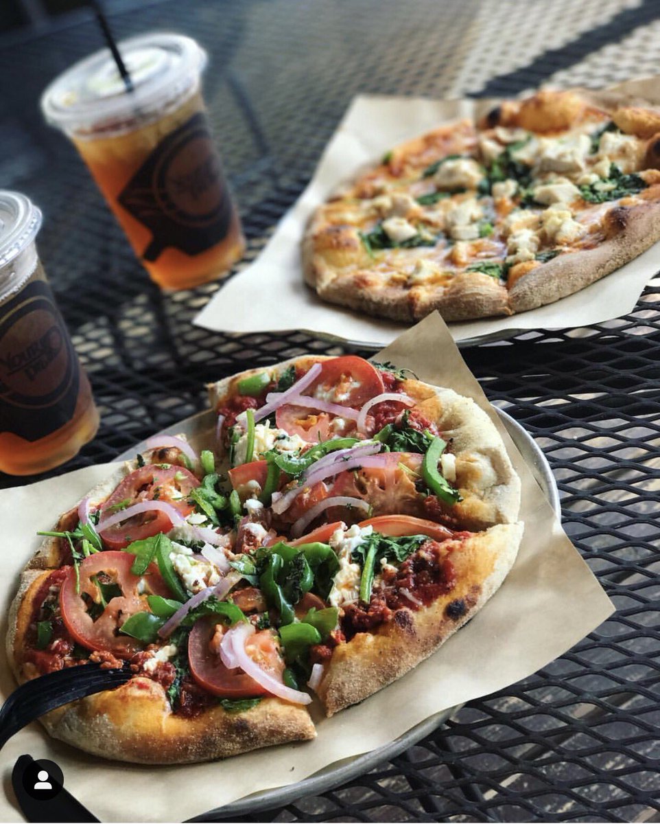 concierge_atl's tweet photo. Too delicious for just one slice, it’s #nationalpizzaday what’s your favorite pizza topping? Ours is the Legend from @yourpiebuckhead #pizza #csoasays #intheknow 📸 @yourpiebuckhead https://t.co/zs6PShsPfU