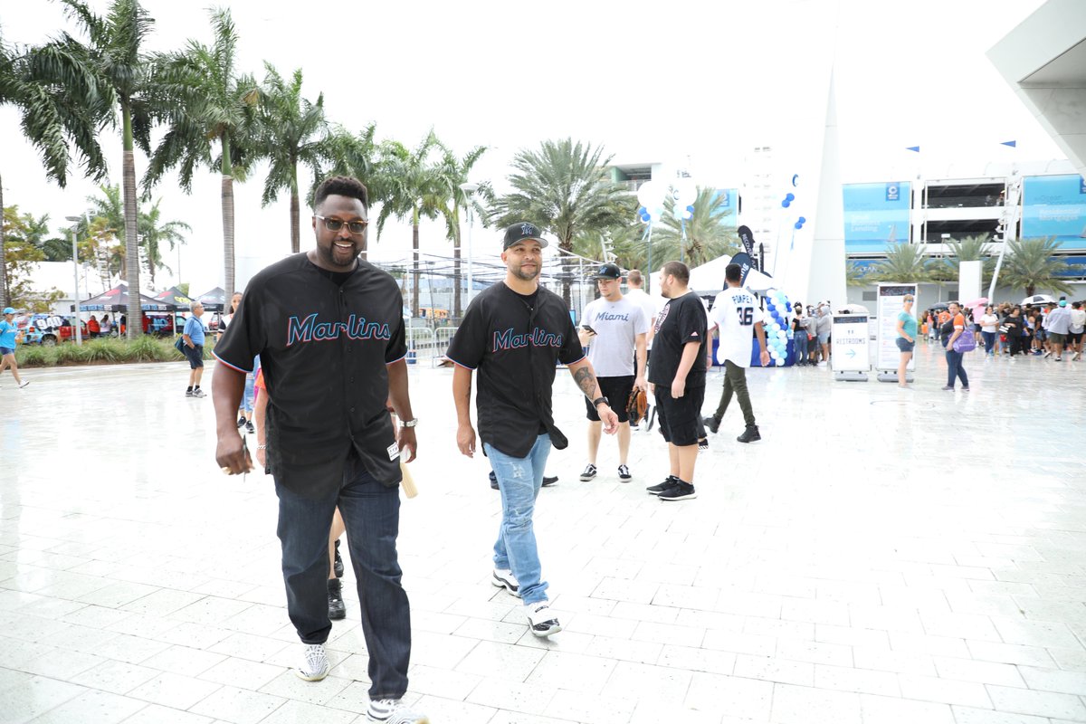 Marlins's tweet photo. Men of the people. #OurColores https://t.co/mHZpj1bSex