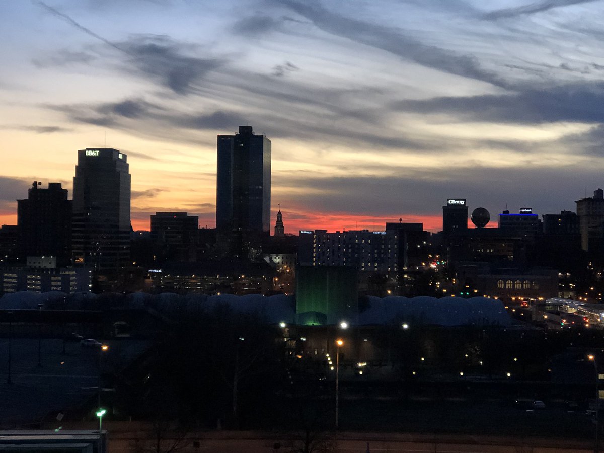 Knoxville_PD's tweet photo. Another beautiful sunset over this small corner of the earth we proudly call home. Be safe Knoxville and enjoy your evening. https://t.co/O3kUPbiMln