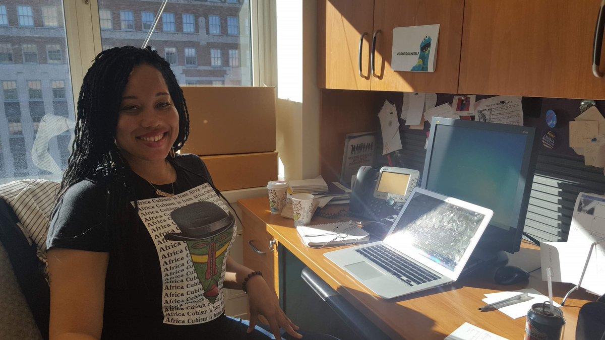 History_239's tweet image. Cubism is from Africa. #ProtoCubism shirt, #ThisIsWhatItLooksLike. #History239 #WelcomeToOurHistoryClass  #ClassIsNowInSession #PayAttention