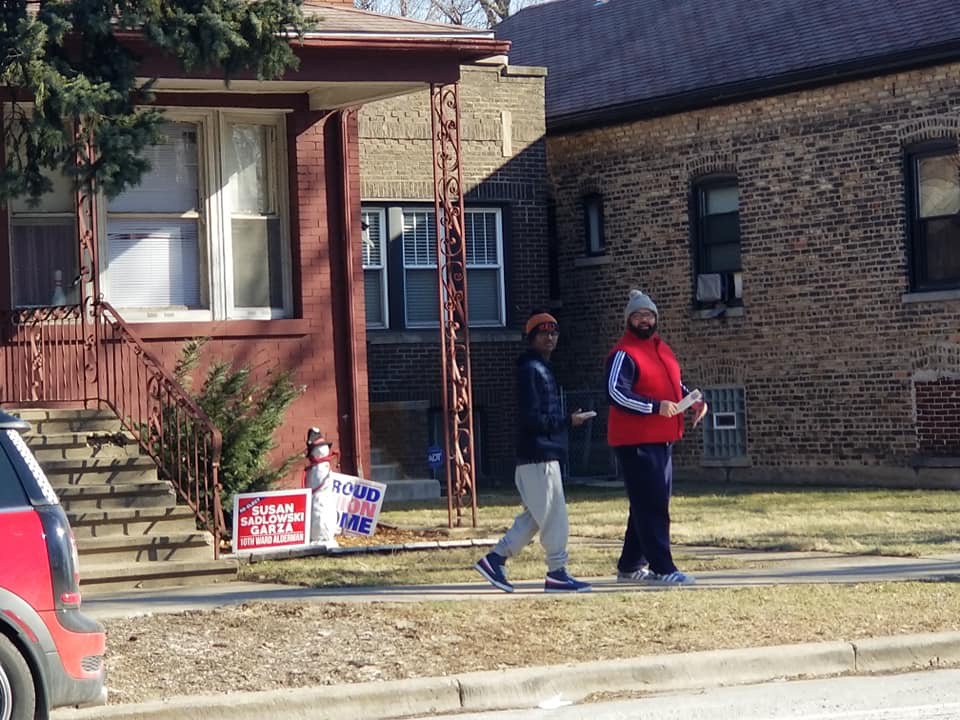 VoteEssieHall's tweet photo. Our Foot Soldiers were out and about this morning!!!! Trying to spread the word about 9th Ward Aldermanic Candidate Essie Hall!!! Thanks for all you do!

#VoteEssieHall #9thWardAlderman #Canvassing #February26th #Punch64 https://t.co/kl0Ugv7Jas