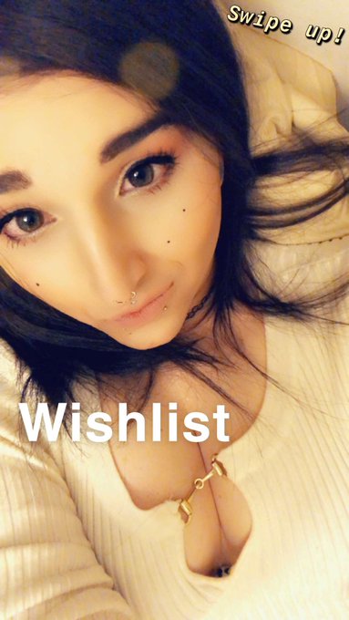 Watch EmilyRoseIV's leaked NSFW photo on TwXstars