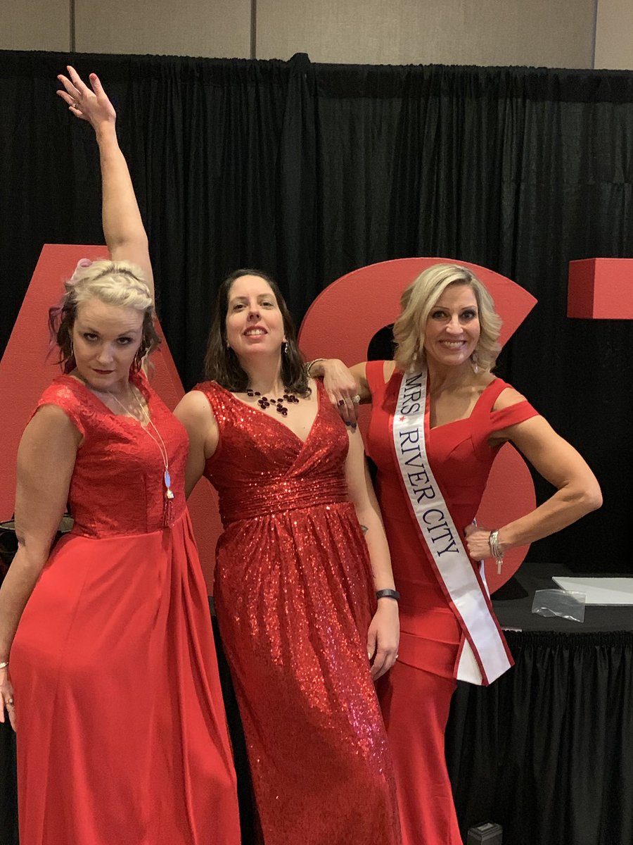 ThreeStromies's tweet photo. #omahagoesred https://t.co/Cmk2FjZVzn