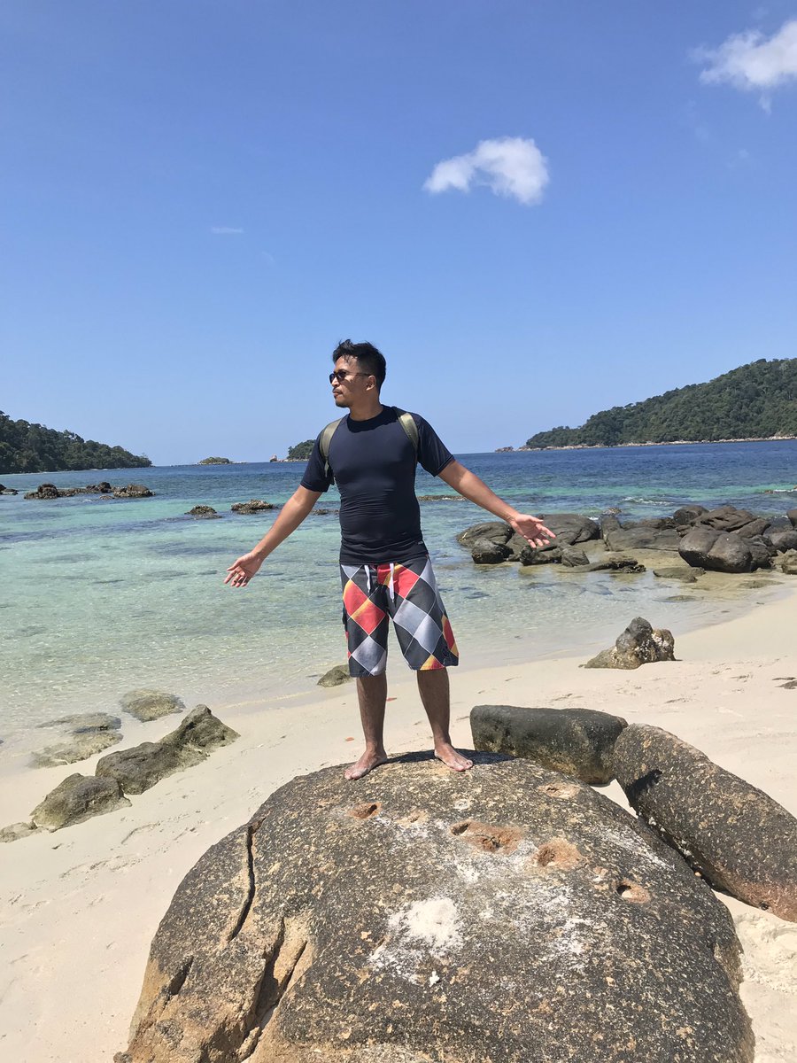 Rie_Azhari89's tweet photo. Sunday 03.02.2019 #goasean #RieWasInKohLipe #shortescape #bagpackers - Island hopping & snorkeling, Koh Dong (Monkey Bay) https://t.co/pqW6rheo7b