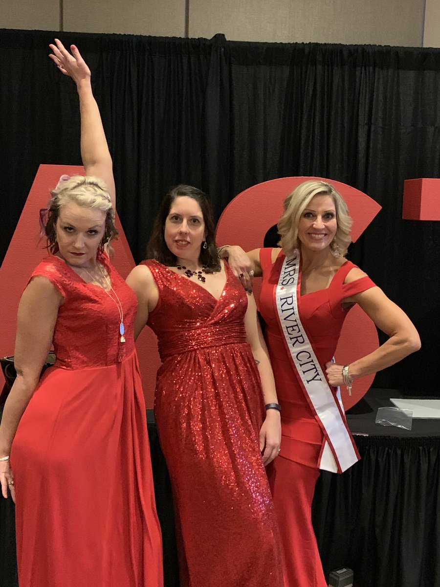 ThreeStromies's tweet photo. #omahagoesred https://t.co/uNd9AStqfG