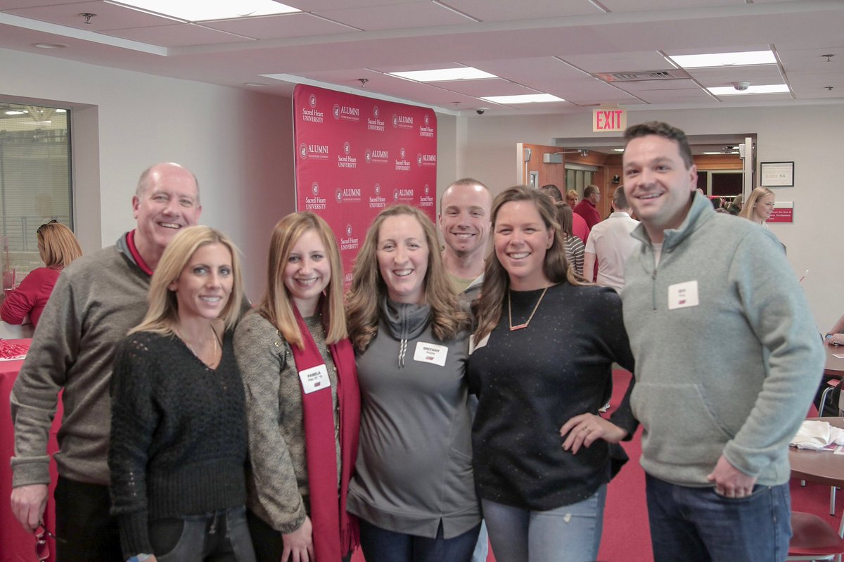 SacredHeartAlum's tweet photo. Thank you for helping us Pack the Pitt! 
We also celebrated 25 years of SHU tennis and honored the 2009 men’s tennis championship team. 
Once a Pioneer, Always a Pioneer. #WeAreSHU #SHUalumni #SHUhoops https://t.co/xpGeyAAnmA