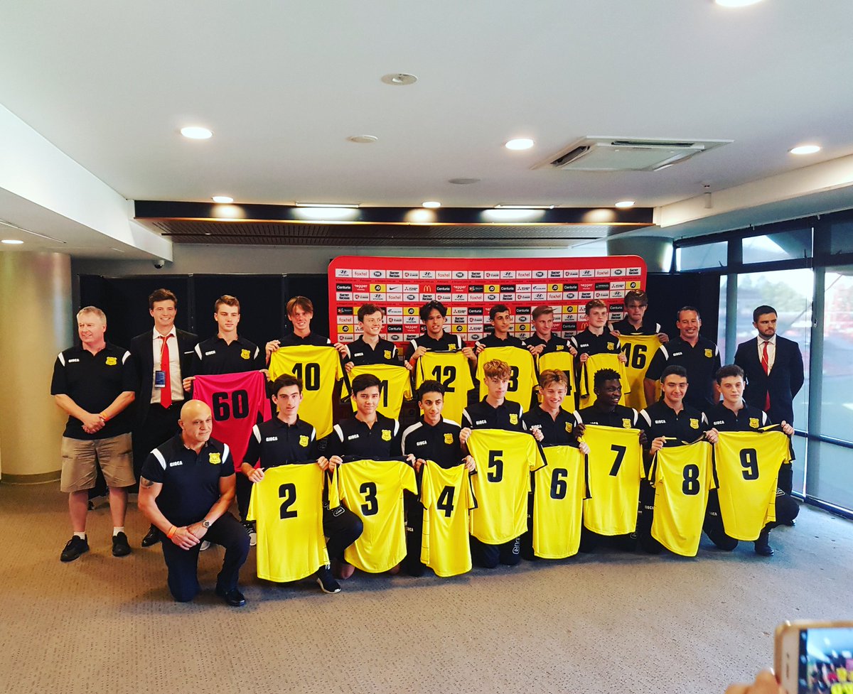 KylieReynolds01's tweet photo. My son's jersey presentation yesterday at #WSW vs #Mariners game. 2019 #NPL1YouthLeague u16s #SpiritFC. https://t.co/ahx0oBtgxt