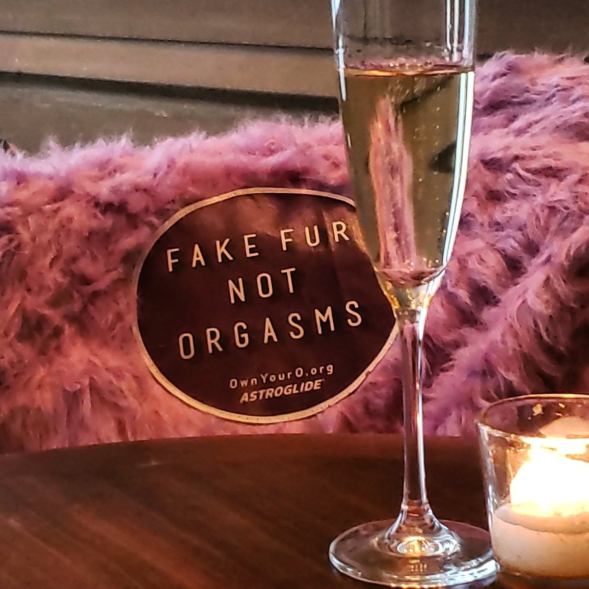 Shoshi's tweet photo. So, I have quite a few Fashion Week invites, but only said yes to this one. Astroglide invited me for food, drinks, and swag. That's a yes. May you have a sensuous Saturday. Own your orgasm. BOOM! Cheers. #astroglide #lybe #aphrodisiac #orgasm #sexy #lube #RelationshipGoals https://t.co/Zm0Dxw5dli