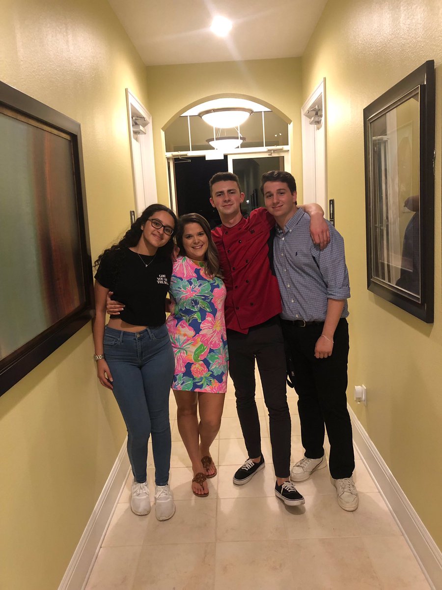 UHSAOF's tweet photo. Academy of Finance is giving back again! Tonight serving at the Father/Daughter dance in Victoria Park.
#community♥️#CTEmonth
#VolusiaCTE https://t.co/RE6whedaH3