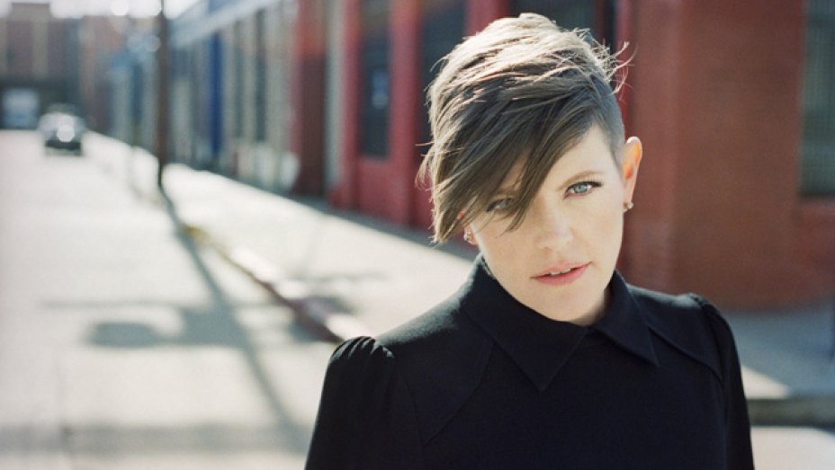 10 14  Happy birthday Natalie Maines    