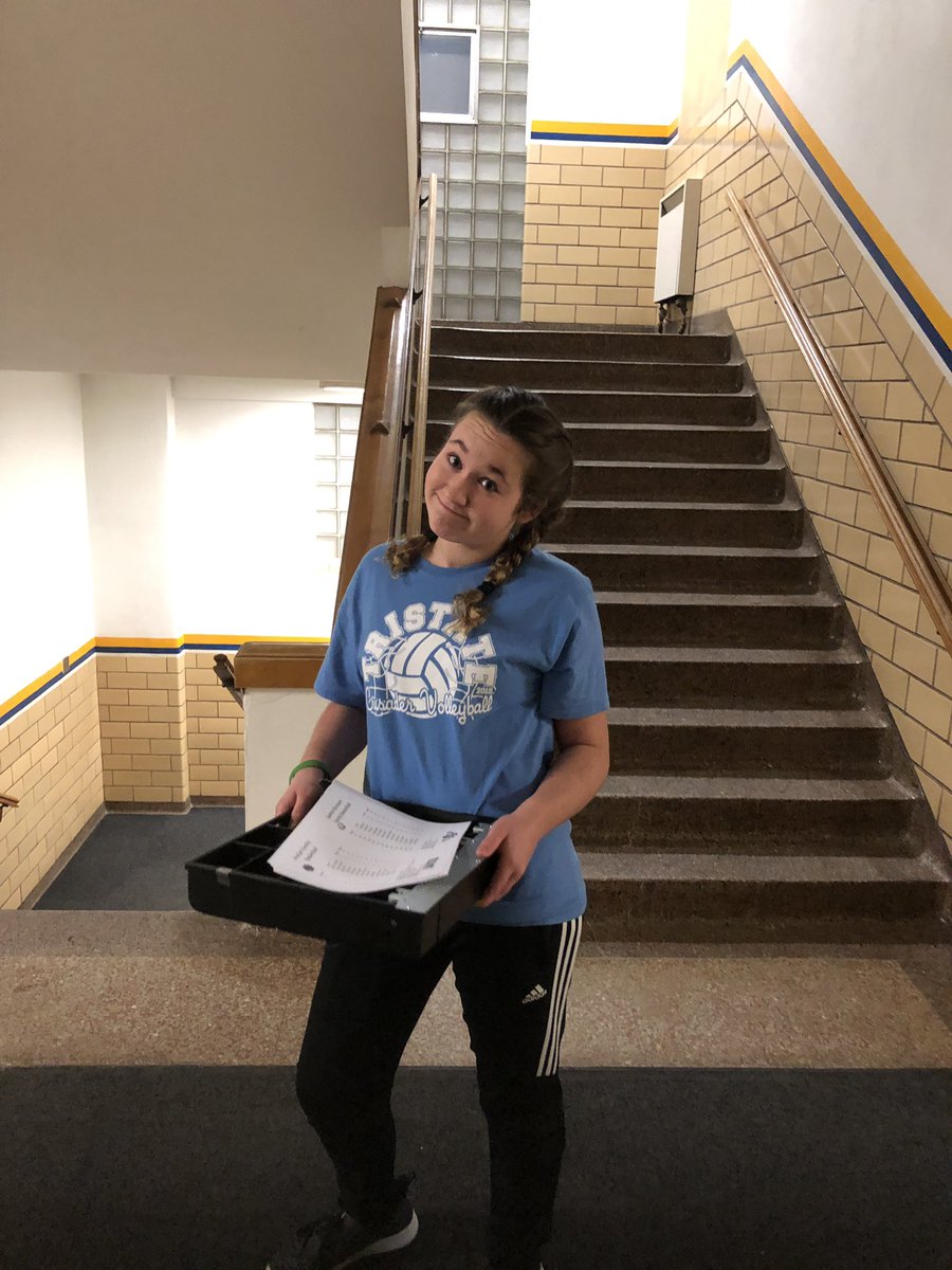 S/O to tonight’s Jr. AD, Olivia Lang (Mater Dei) #RollPride