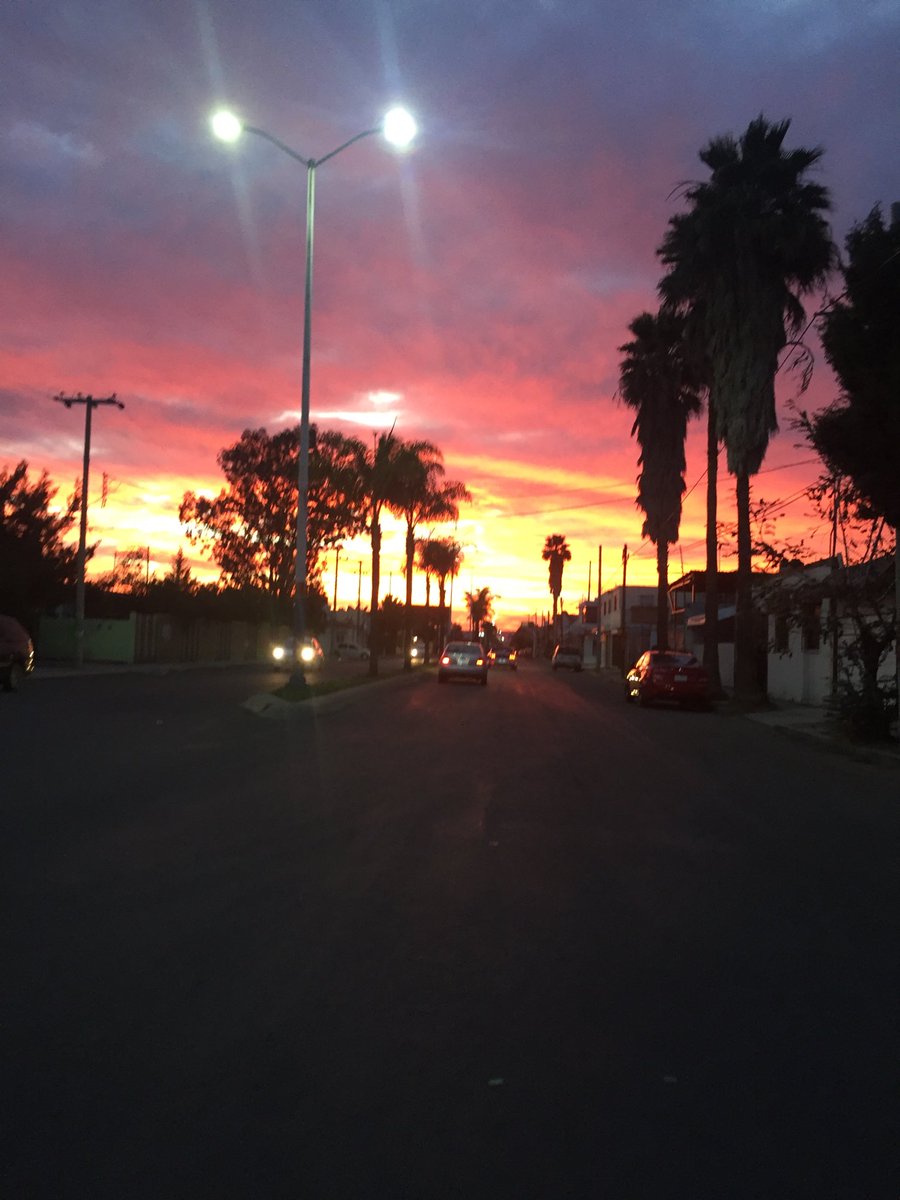 HECTORMPARTIDA's tweet photo. #Durango #hoy #Sky #cielobello #Atardecer 👀👇🏻 https://t.co/F48yyZyV0y