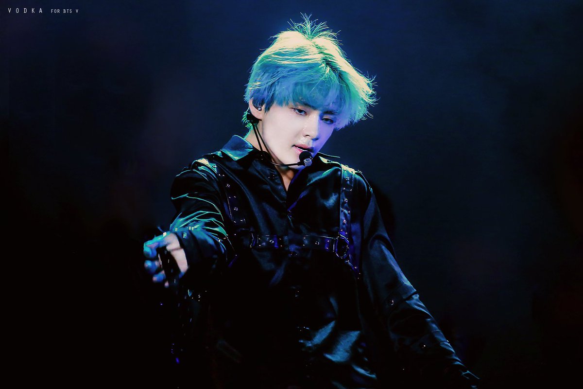 Vodka_1230's tweet photo. [HD]190119 LYS in SG🌊💙
#뷔 #V #태형 #Taehyung #방탄소년단뷔 #BTS @BTS_twt https://t.co/tm2NSiSwDo