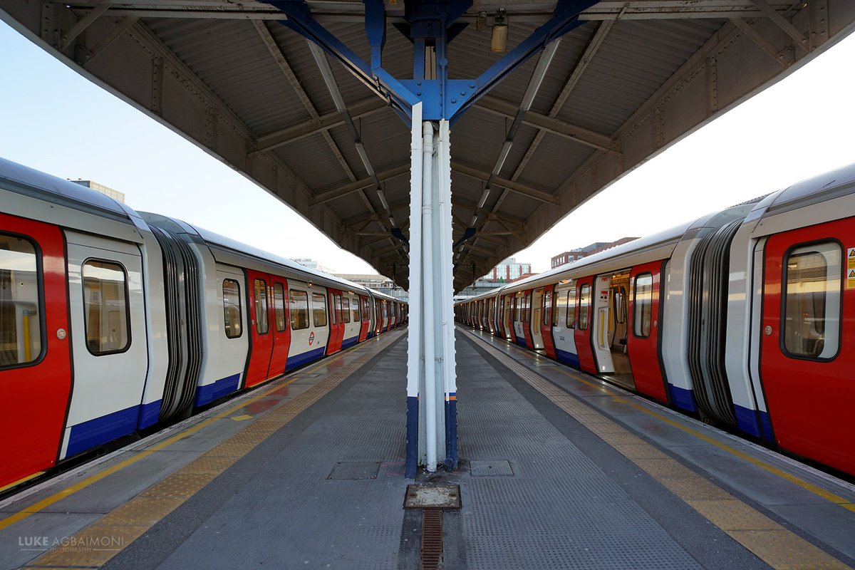 LONDON UNDERGROUND SYMMETRY PHOTO / 11WIMBLEDON STATIONLove this almost symmetrical shot of the platform at Wimbledon StationMore photos https://shop.tubemapper.com/Symmetry-on-the-Underground/Photography thread of my symmetrical encounters on the London UndergroundTHREAD