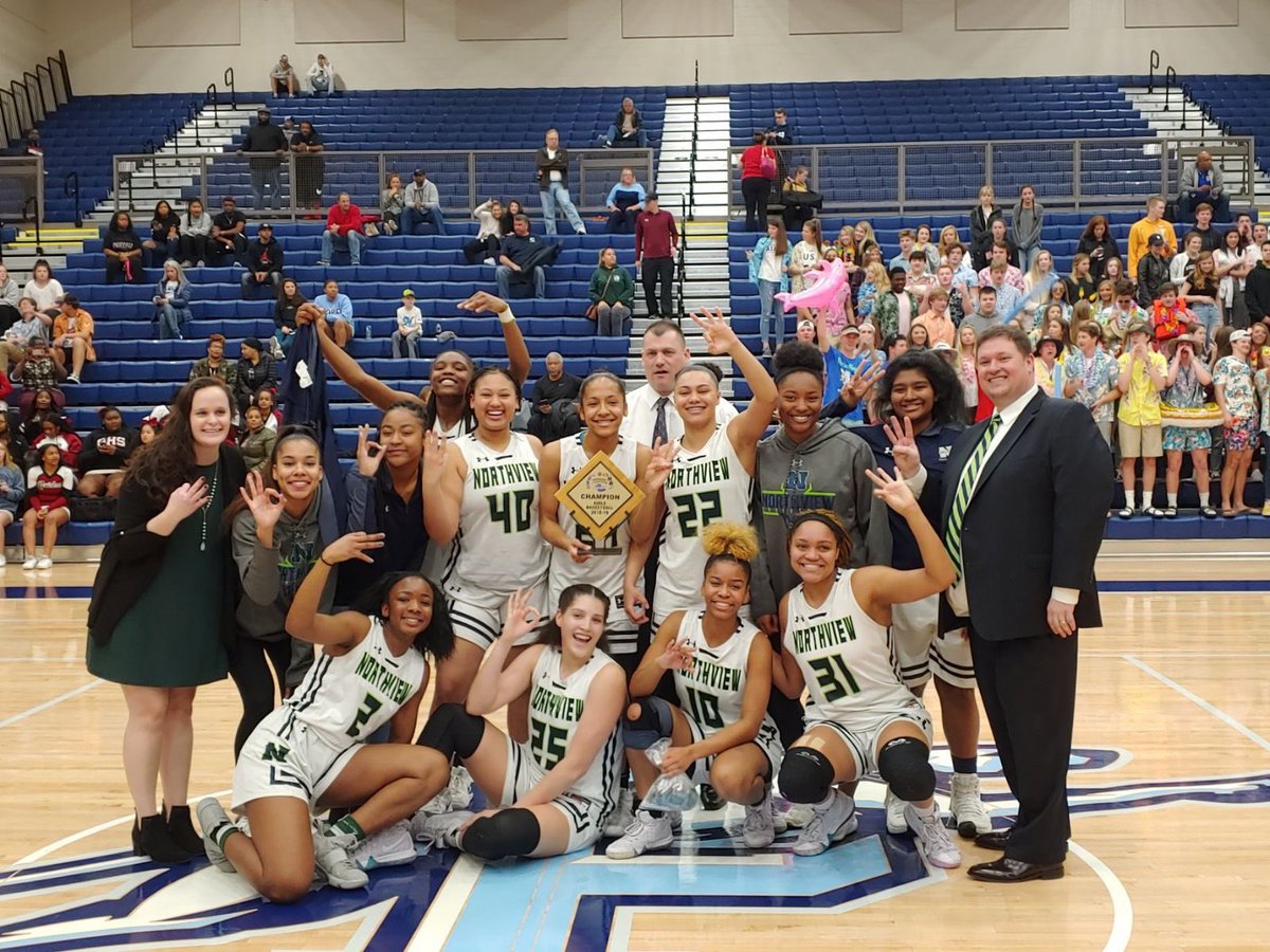 MBerry126's tweet photo. 🗣🗣Annnndd still your reigning Region7 AAAAAA CHAMPIONS The Northview Lady TITANS!!!!! ☝🏽🏆💙💚💪🏽🍽 😝#Threepeat #marchtomacon https://t.co/c2hBHWT8Wu