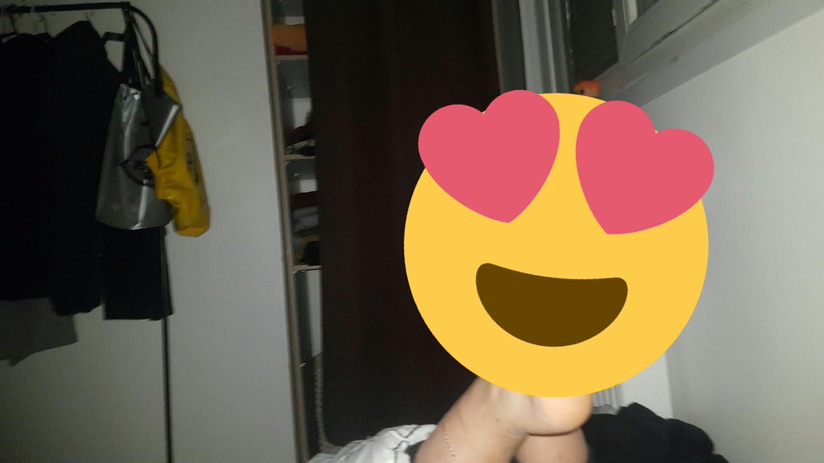 PhotoPied's tweet photo. je vend photo de mes pieds venez dm 😏 #fetish #feet https://t.co/kywwngoXTK