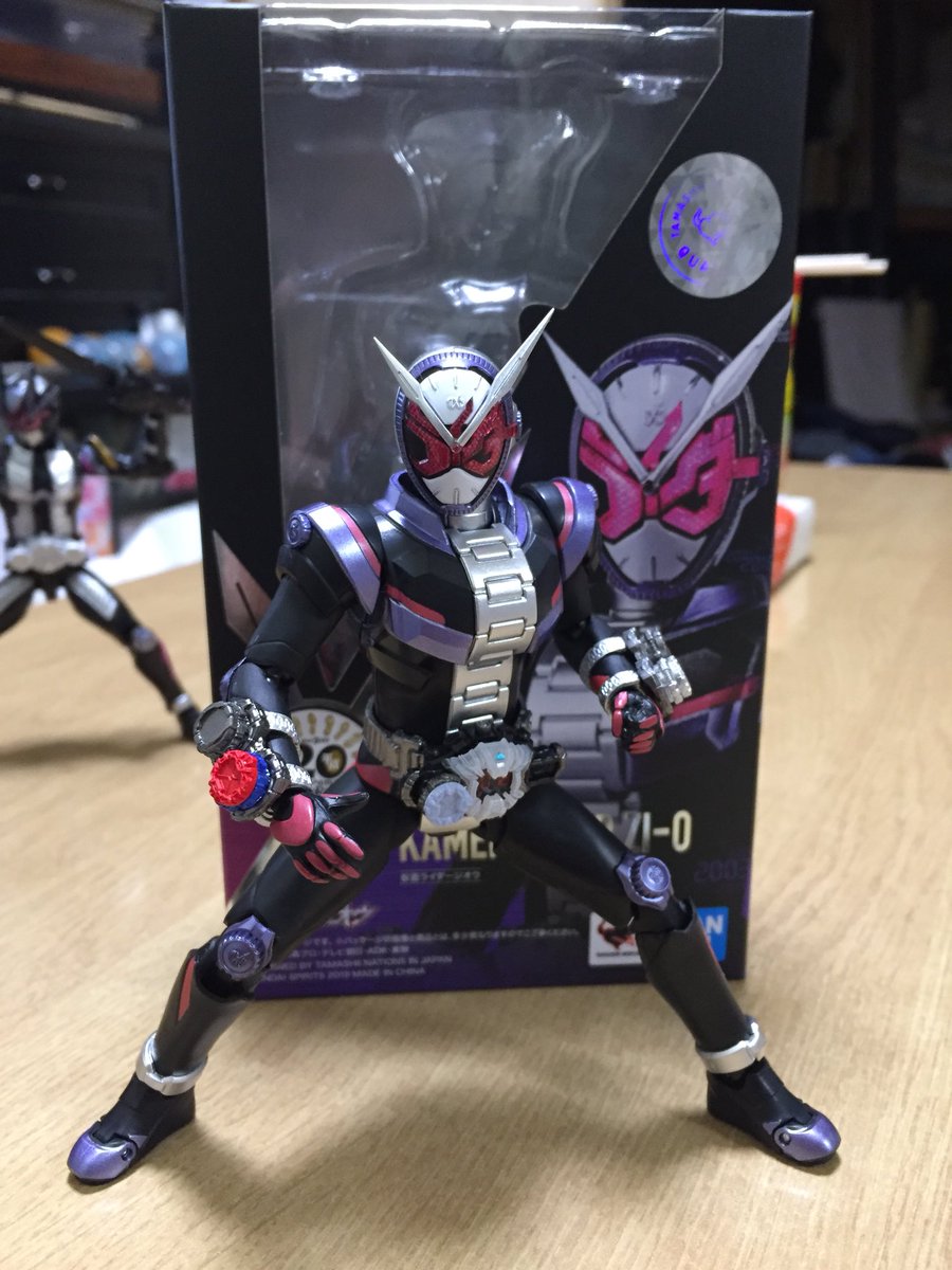 ジャグラスジャグラー En Twitter ジオウのアーツ届きました 本編で一回もしてない ポーズではなく 雑誌か何かに載ってたものにしましたw 最近のアーツは最初から真骨彫並のクオリティなので最高です 仮面ライダージオウ フィギュアーツ ミラーワールド