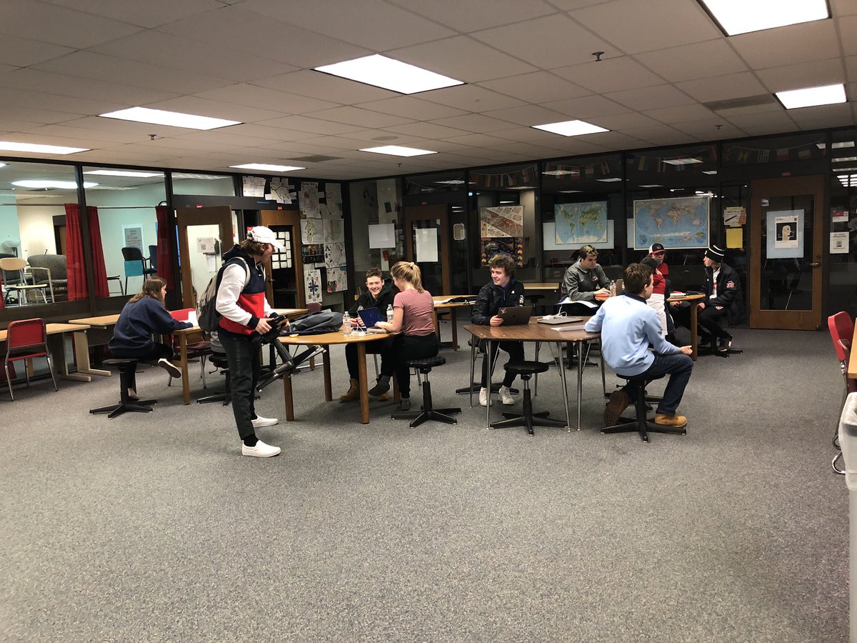 WestonkaDECA's tweet photo. Now that the hockey game is over, come down to the the lab for the 3rd Annual DECA Lock-in! Get your prep requirements done. #PizzaIsComing https://t.co/qBIzTBWP7X