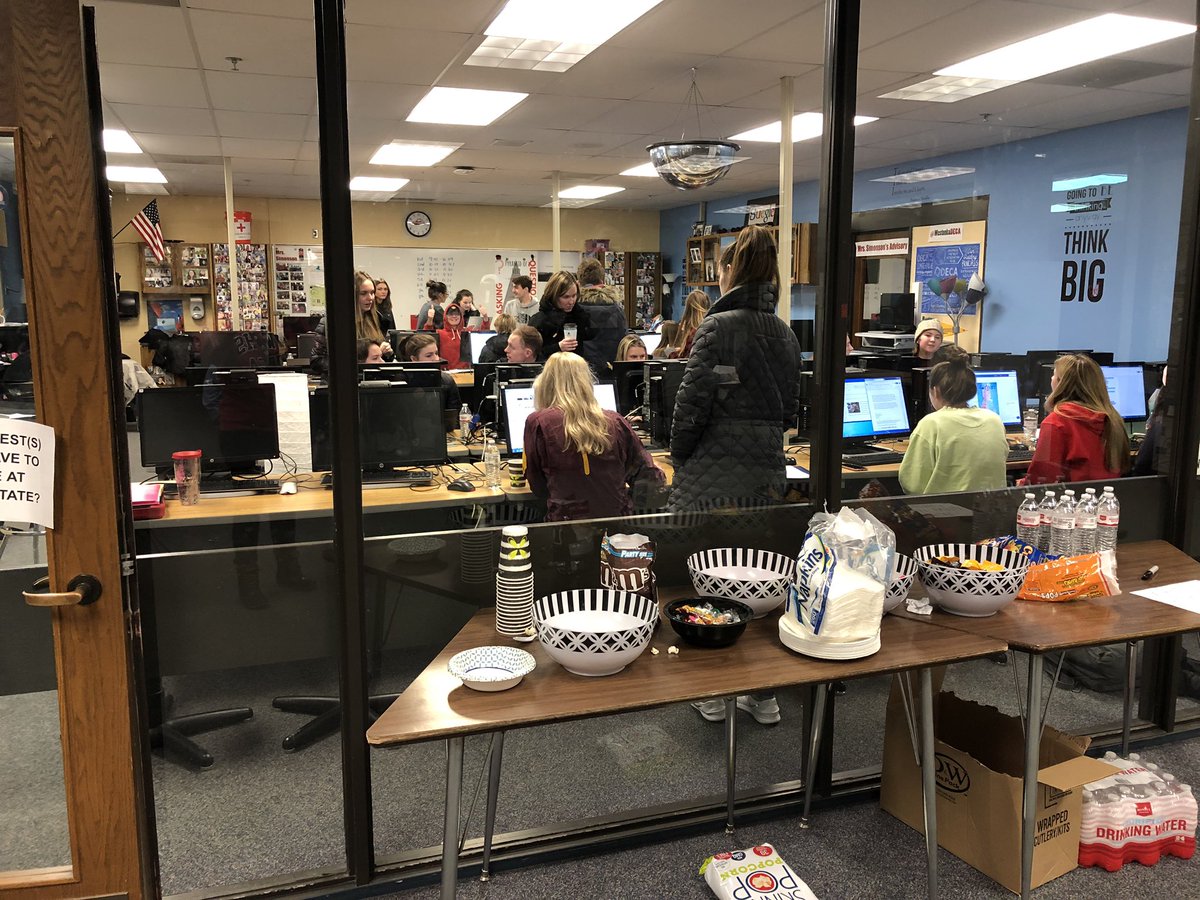 WestonkaDECA's tweet photo. Now that the hockey game is over, come down to the the lab for the 3rd Annual DECA Lock-in! Get your prep requirements done. #PizzaIsComing https://t.co/qBIzTBWP7X