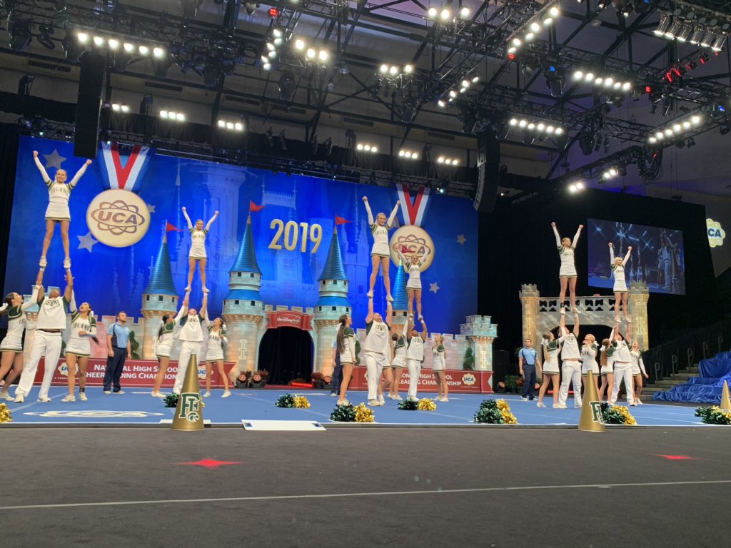 It’s Island Time in the HP Field House with the Eagles from Flemimg Island High School!💚💛 #UCAnationals