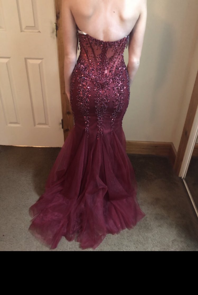 tm1665's tweet photo. Both prom dresses for sale! DM me for info!! https://t.co/rE6Evn8CAc