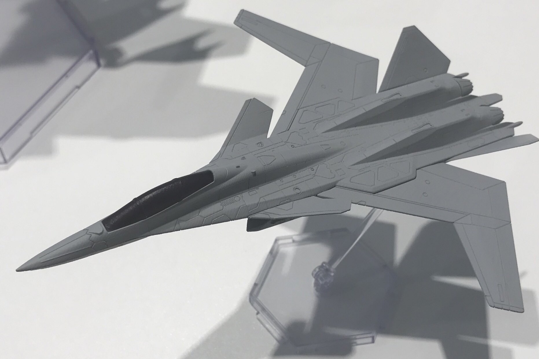 エースコンバット公式 コトブキヤさんのx 02sストライクワイバーンは大型レールガンユニットの他 コクピットはミハイとコプロのフィギュア付属も検討中です Adf 11fレーベンはノーズ部とウィング部が分離し 兵装uavも付属 ベースの自由度も上がり嬉しい エースコンバット公式 コトブキヤさんのx 02sストライクワイバーンは大型レールガンユニットの他 コクピットはミハイとコプロのフィギュア付属も検討中です Adf 11fレーベンはノーズ部とウィング部が分離し 兵装uavも付属 ベースの自由度も上がり嬉しい