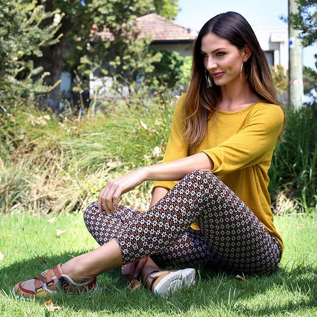 Introducing the pant that will have you going all Autumn long and beyond! Our Retro Ankle Bennie Pant 🙌 Combining a retro print with superior comfort and cut ✔️ MOTTO.COM.AU
#fashionoverforty #fashionoverfifty #everydaystyle #styleatanyage #o… bit.ly/2DsW18Q