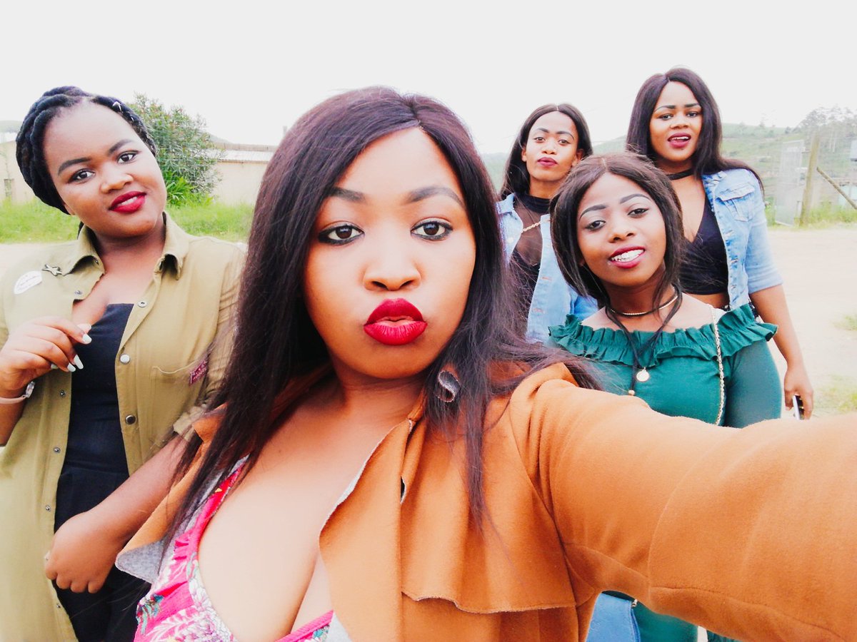 Charmai56517830's tweet photo. @HuaweiZA  @DJZinhle

#DareToBeDifferent
#psmart2019 https://t.co/wNm37YUHh7