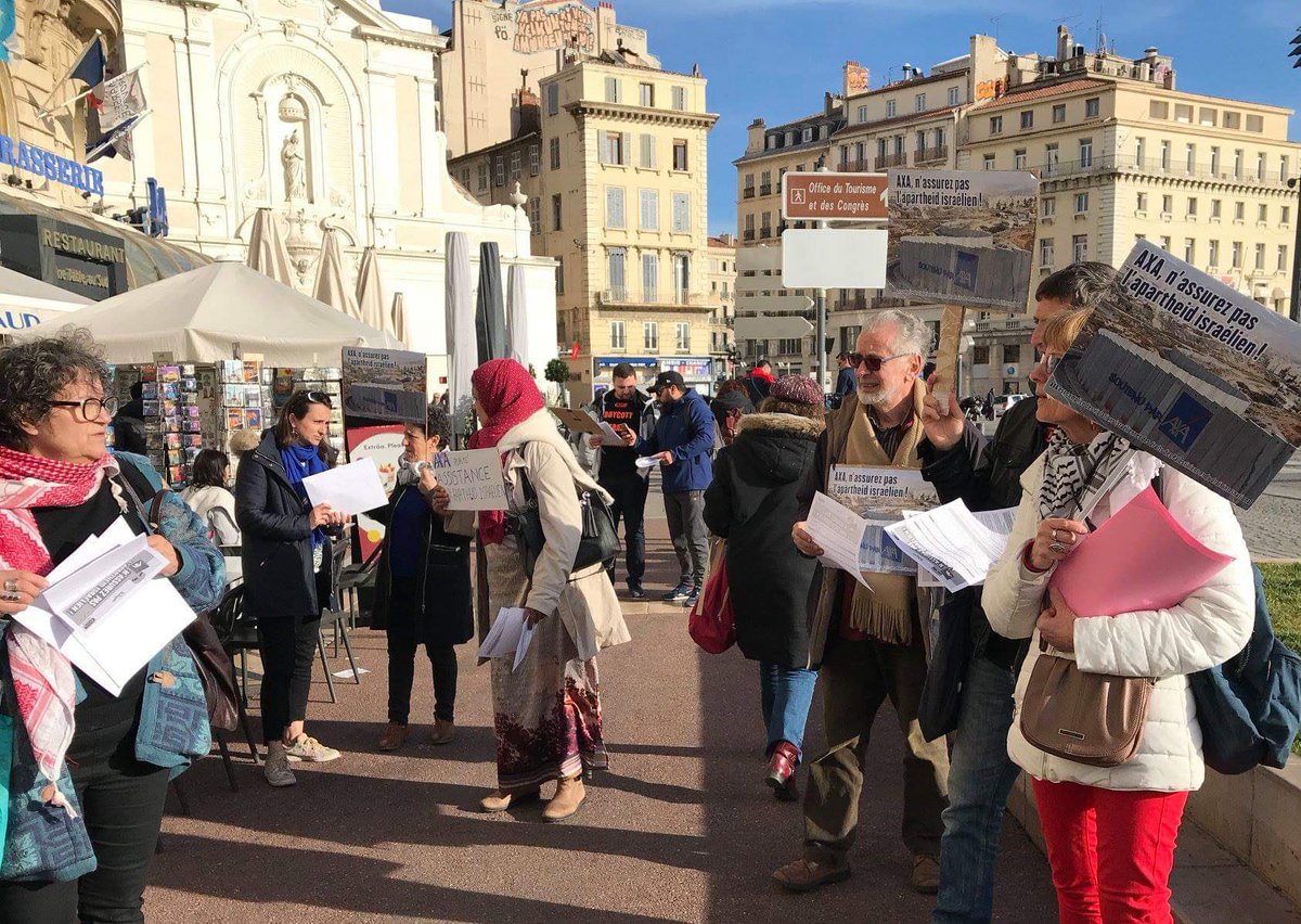 Campagnebds's tweet image. Les militant·e·s BDS de Marseille étaient mobilisé·e·s ce vendredi contre l&apos;assureur @AXA, complice de l&apos;apartheid israélien. Les agences du centre-ville ont été visitées. frama.link/pXXrG4zC #AXAComplicity #EmbargoContreIsraël