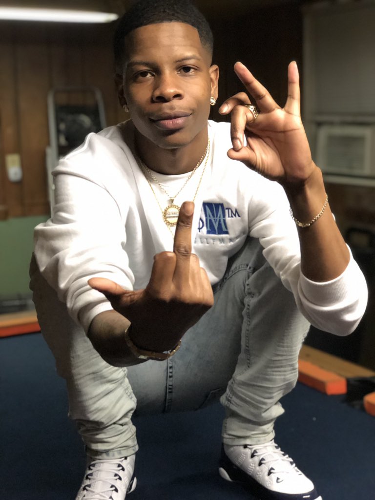 IAM_2LANE's tweet photo. He Lost His Brother To This Shit But He Gone Bang Til He Through 🖤🖤 ... #$M™️ #LLBNB #LLGETTI https://t.co/v4rh8fPfzL