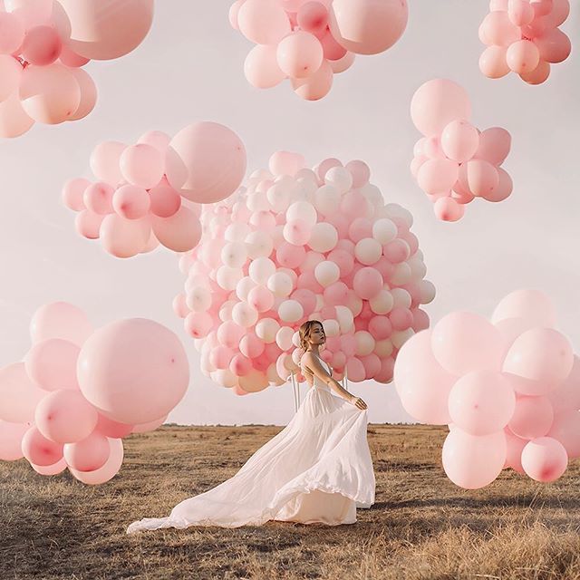 Indiewed's tweet photo. Pure balloon magic. Photo from the talented @jovanarikalo. Model @stilova, dress @leannemarshallofficial, balloons @make_a_wish_decorations, hair & makeup @hairportstudio .
.
.
.
.
#indiewed #indiewedding #chicago #chicagowedding #chicagoweddinginspiration #chicagoweddingpla… https://t.co/imnzkuoCYQ